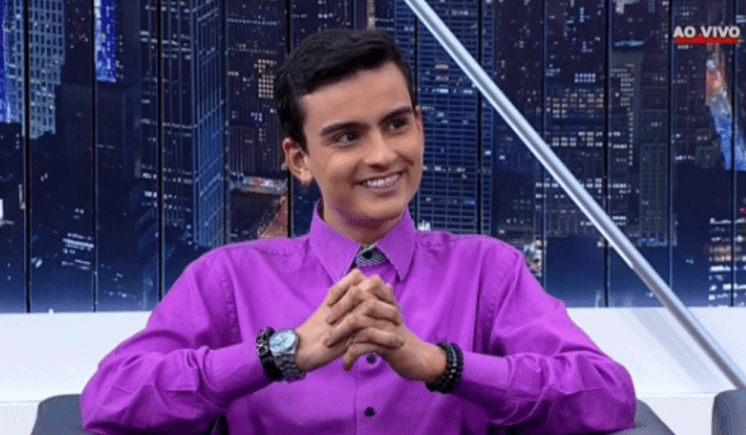 Dudu Camargo encontra com o cantor Leonardo e tem atitude inesperada