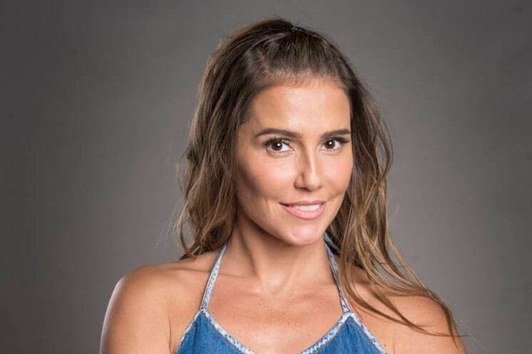 Deborah Secco fala sobre futuro de Karola, revela que quer engravidar e comenta sotaque em novela
