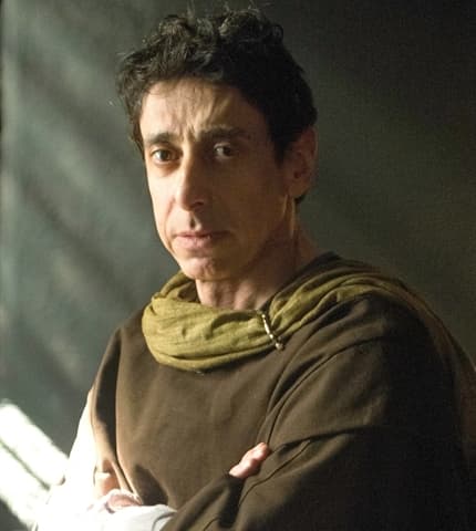 Héber (Cássio Scapin) em Deus Salve o Rei (Foto: Divulgação/Globo) Héber (Cássio Scapin) em Deus Salve o Rei (Foto: Divulgação/Globo)