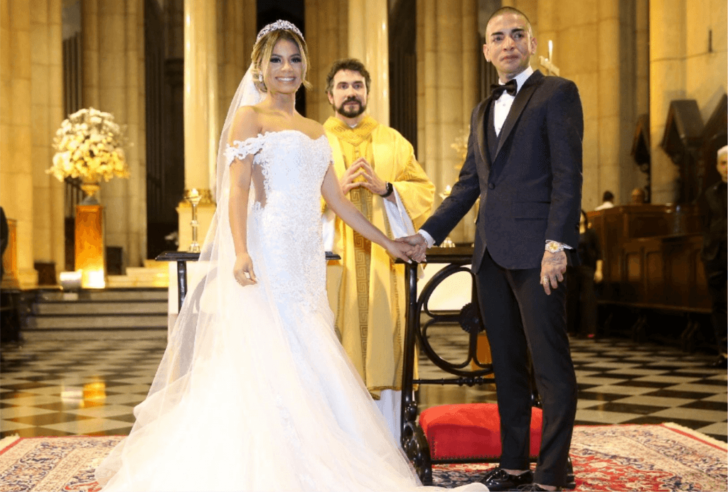 MC Guimê se emocionou em casamento com Lexa que foi feita pelo Padre Fábio de Mello (Foto Manoela Scarpa/ Brazil News) MC Guimê se emocionou em casamento com Lexa que foi feita pelo Padre Fábio de Mello (Foto Manoela Scarpa/ Brazil News)