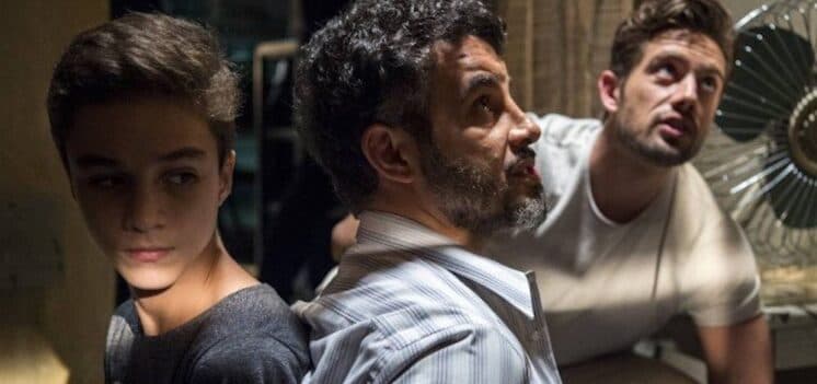 O Outro Lado do Paraíso: Após sequestro, Renato ameaça cortar orelha de Tomaz e mandar para Clara