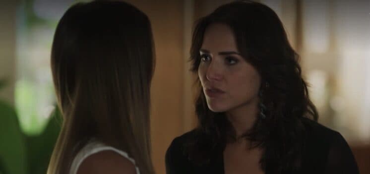 Segundo Sol: Após ser ameaçada com faca, Rosa perde o controle e queima Karola