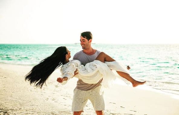 Simaria e o marido espanhol (Foto: Reprodução/Instagram) Simaria e o marido espanhol (Foto: Reprodução/Instagram)