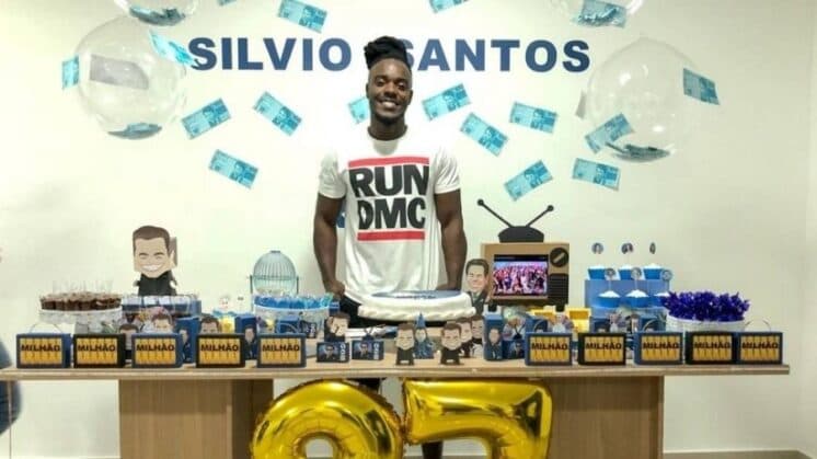 Ator de Segundo Sol que ganhou festa de Silvio Santos revela desejo de atuar no SBT