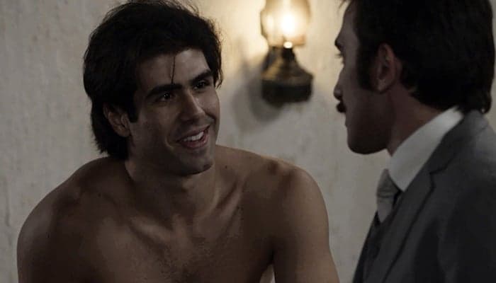 Luccino (Juliano Laham) e Otávio (Pedro Henrique Müller) em cena de Orgulho e Paixão (Foto: Divulgação/Globo) Luccino (Juliano Laham) e Otávio (Pedro Henrique Müller) em cena de Orgulho e Paixão (Foto: Divulgação/Globo)