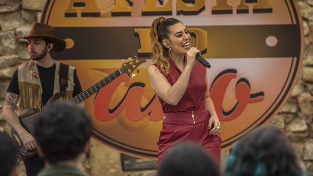 Naiara Azevedo nas gravações de Malhação (Foto: Raquel Cunha/ Globo/ Divulgação) Naiara Azevedo nas gravações de Malhação (Foto: Raquel Cunha/ Globo/ Divulgação)