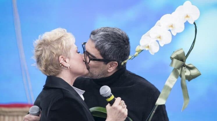Xuxa mostra detalhes de lua de mel com Junno e recebe elogios de famosos