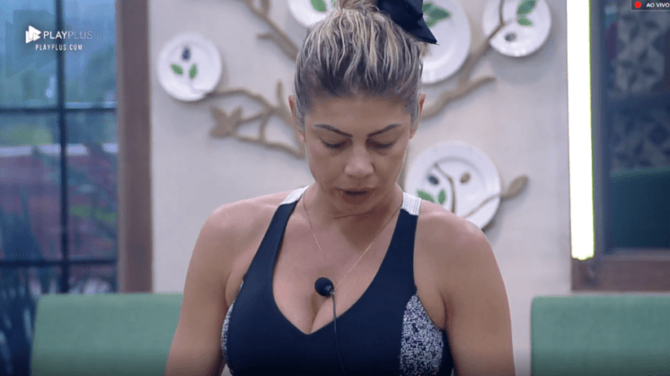 A Fazenda 10: Catia Paganote desabafa sobre affair e dispara: "Ele deixa claro que não tem nada comigo"