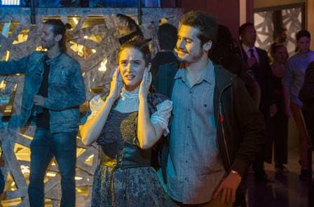 Samuel e Marocas na balada em O Tempo Não Para (Foto: Estevam Avellar/ Globo/ Divulgação) Samuel e Marocas na balada em O Tempo Não Para (Foto: Estevam Avellar/ Globo/ Divulgação)