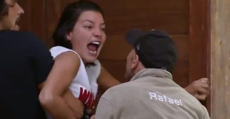 João Zoli revela para Gabi Prado que quer continuar relacionamento fora do reality e leva fora