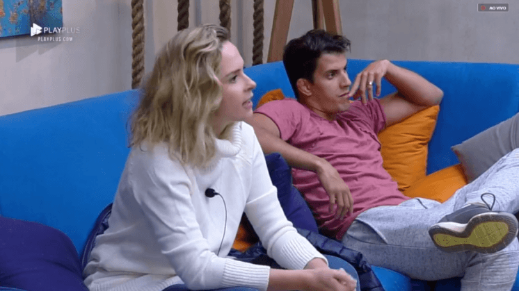 Nadja e Ana Paula perdem o controle e brigam feio em A Fazenda: "Sua vaca"