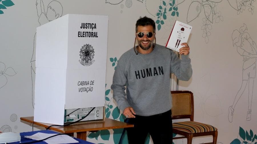 Bruno Gagliasso apoia o candidato Fernando Haddad (Foto: AgNews) Bruno Gagliasso apoia o candidato Fernando Haddad (Foto: AgNews)