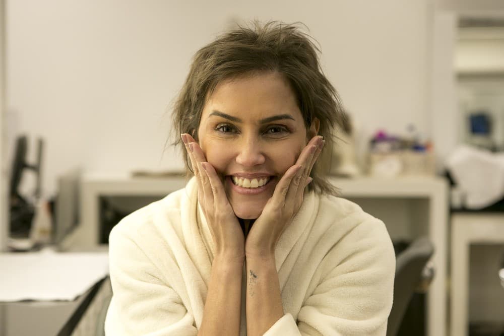 Deborah Secco de visual novo por causa de Karola (Foto: Isabella Pinheiro/Gshow) Deborah Secco de visual novo por causa de Karola (Foto: Isabella Pinheiro/Gshow)