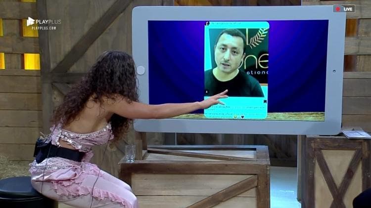 Fernanda Lacerda ficou em choque durante entrevista após eliminação da Fazenda Fernanda Lacerda ficou em choque durante entrevista após eliminação da Fazenda