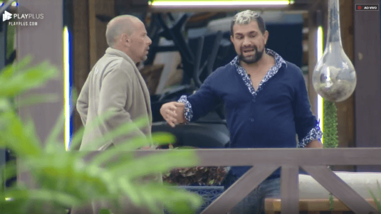 A Fazenda 10: Evandro Santo diz quem vai colocar na roça e revela tática de jogo