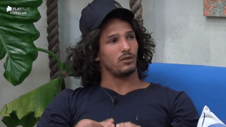 Com fama de certinho, João Zoli afirma que não gosta de 'pegação' e revela que não namorava há 5 anos