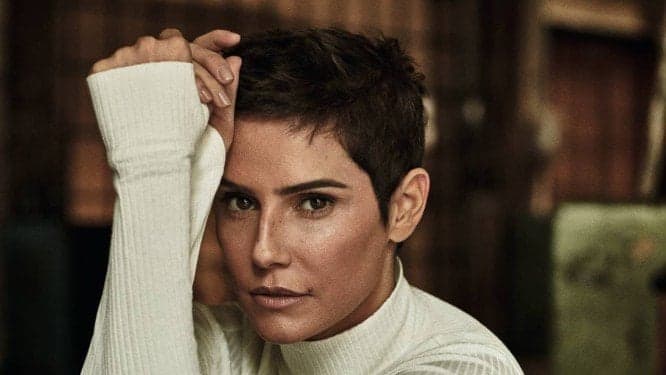 Deborah Secco é confundida com prostituta, apanha muito e relato causa choque: “Você é uma p%ta”