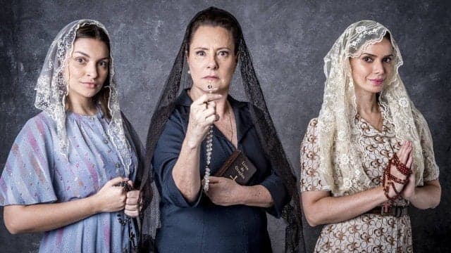Roseane (Talita Fusco), Mirtes (Elizabeth Savalla) e Liliane (Simone Zucato) em "O sétimo guardião" Foto: João Cotta/Rede Globo/Divulgação Roseane (Talita Fusco), Mirtes (Elizabeth Savalla) e Liliane (Simone Zucato) em "O sétimo guardião" Foto: João Cotta/Rede Globo/Divulgação
