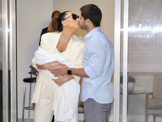 Sabrina Sato e Duda Nagle deixam maternidade (Foto: Manuela Scarpa/Brazil News) Sabrina Sato e Duda Nagle deixam maternidade (Foto: Manuela Scarpa/Brazil News)