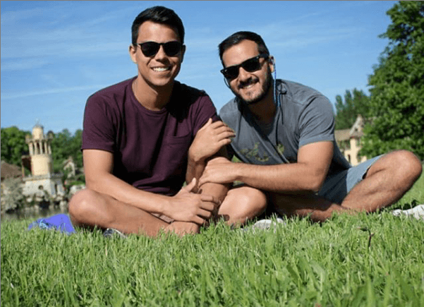 Jornalistas da Globo e SBT assumem romance gay. Jornalistas da Globo e SBT assumem romance gay.