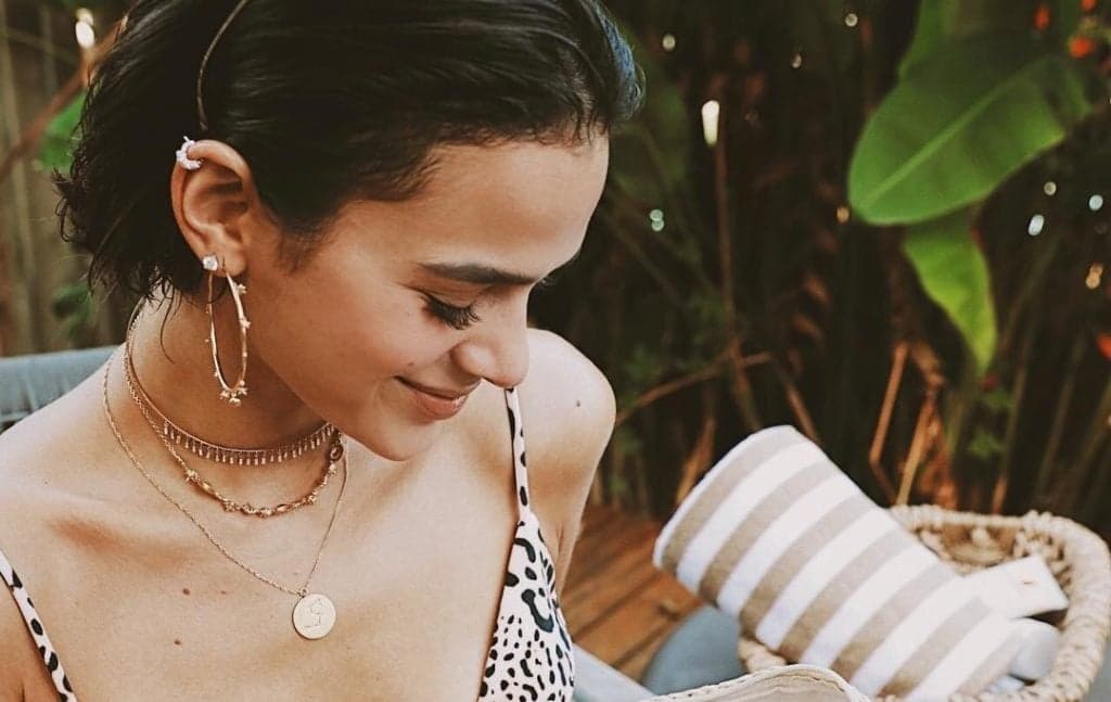 Flagra de Bruna Marquezine e Gian Luca em Noronha é falso e verdadeira imagem vem à tona