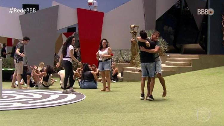Gustavo e Danrley vencem a primeira prova do BBB19 (Foto: TV Globo) Gustavo e Danrley vencem a primeira prova do BBB19 (Foto: TV Globo)