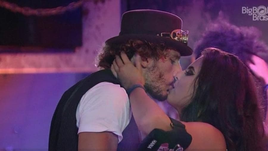 Beijo de Hana e Alan no BBB19 (Foto: Reprodução/TV Globo) Beijo de Hana e Alan no BBB19 (Foto: Reprodução/TV Globo)