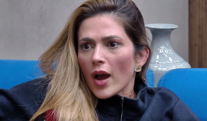 Nadja Pessoa faz barraco com bailarina na Record, surta e é flagrada com "metralhadora"