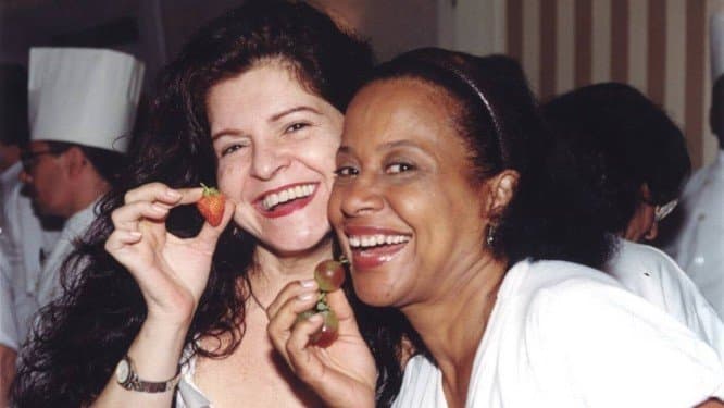Edyr de Castro (à direita) e Leiloca, das Frenéticas, em 1999 (Foto: Cristina Granato / Divulgação) Edyr de Castro (à direita) e Leiloca, das Frenéticas, em 1999 (Foto: Cristina Granato / Divulgação)