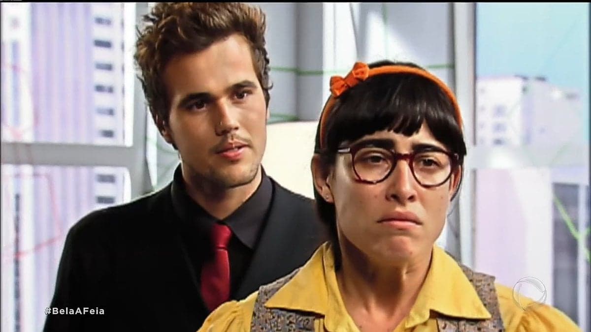 Bela (Gisele Itié) e Rodrigo (Bruno Ferrari) em cena da novela Bela, a Feia da Record<br /> (Foto: Reprodução) Bela (Gisele Itié) e Rodrigo (Bruno Ferrari) em cena da novela Bela, a Feia da Record<br /> (Foto: Reprodução)