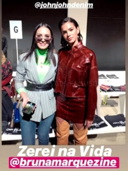 Bruna Marquezine e a moça que a tietou (Foto: Reprodução) Bruna Marquezine e a moça que a tietou (Foto: Reprodução)