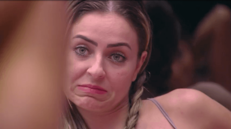 BBB 19: Paula deprimida desabafa: "É ridículo não ser nada pra ninguém"