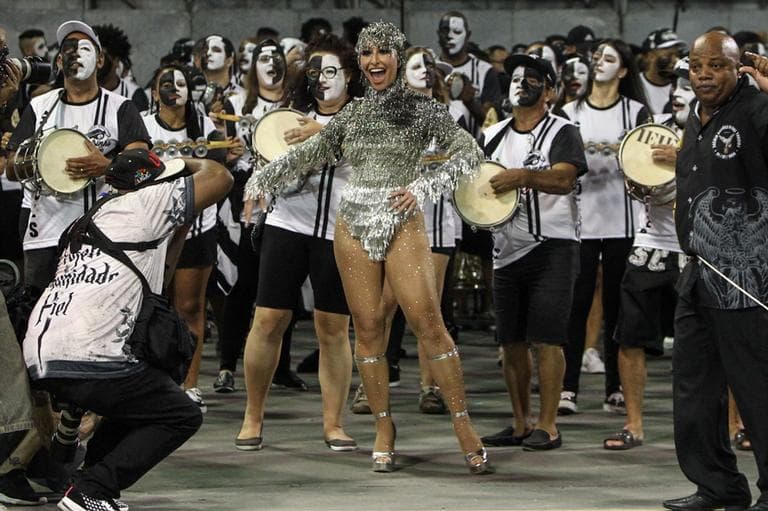 Sabrina Sato arrasa em ensaio da Gaviões da Fiel (Marcelo Sá Barreto/Brazil News) Sabrina Sato arrasa em ensaio da Gaviões da Fiel (Marcelo Sá Barreto/Brazil News)