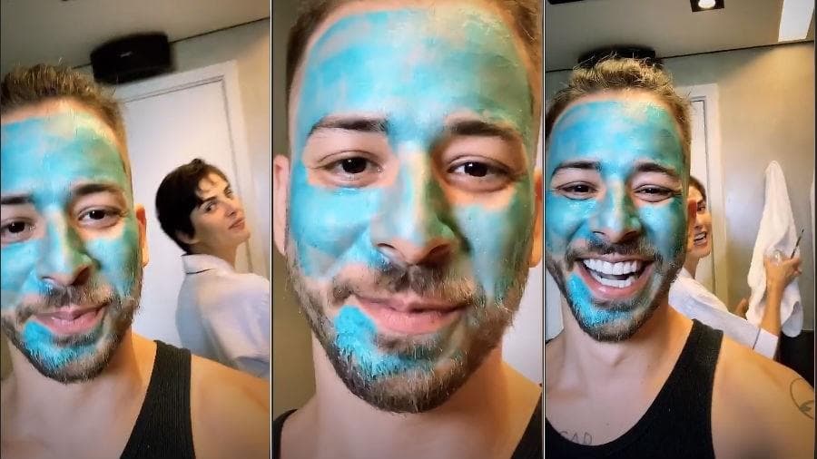 Junior Lima se prepara para coletiva ao lado de Sandy e surge com máscara facial (Foto: Divulgação) Junior Lima se prepara para coletiva ao lado de Sandy e surge com máscara facial (Foto: Divulgação)