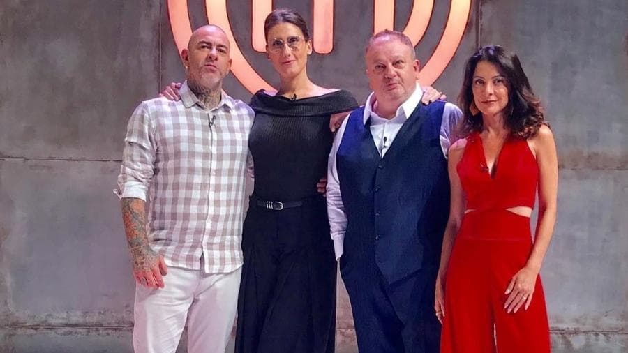 O time de jurados e a apresentadora do MasterChef Brasil (Foto: Reprodução) O time de jurados e a apresentadora do MasterChef Brasil (Foto: Reprodução)