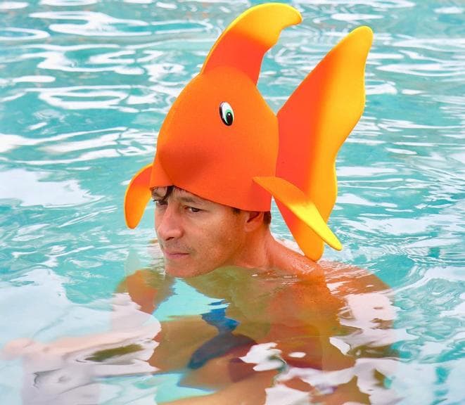 Rodrigo Faro em sua piscina (Foto: Reprodução) Rodrigo Faro em sua piscina (Foto: Reprodução)