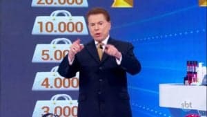 O apresentador Silvio Santos leu as mensagens que recebe nas redes sociais em seu programa. (Foto: Reprodução) O apresentador Silvio Santos leu as mensagens que recebe nas redes sociais em seu programa. (Foto: Reprodução)