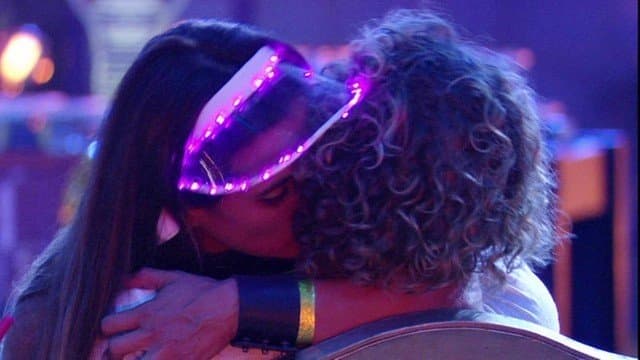 Carol Peixinho e Alan no BBB19 (Foto: Reprodução/ Globo) Carol Peixinho e Alan no BBB19 (Foto: Reprodução/ Globo)