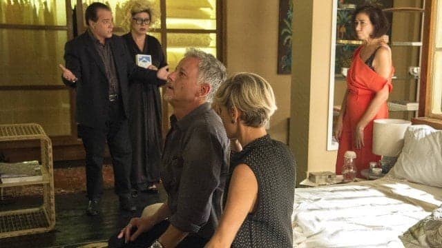 Olavo, Marcos Paulo e Louise ouvem o barulho no quarto de Valentina em O Sétimo Guardião (Foto: Estevam Avellar/ Globo/ Divulgação) Olavo, Marcos Paulo e Louise ouvem o barulho no quarto de Valentina em O Sétimo Guardião (Foto: Estevam Avellar/ Globo/ Divulgação)
