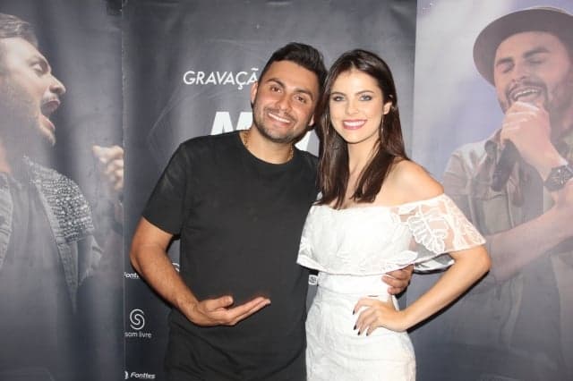 Mano Walter chocou a todos ao pedir a belíssima Débora Silva em casamento (Foto: Reprodução) Mano Walter chocou a todos ao pedir a belíssima Débora Silva em casamento (Foto: Reprodução)