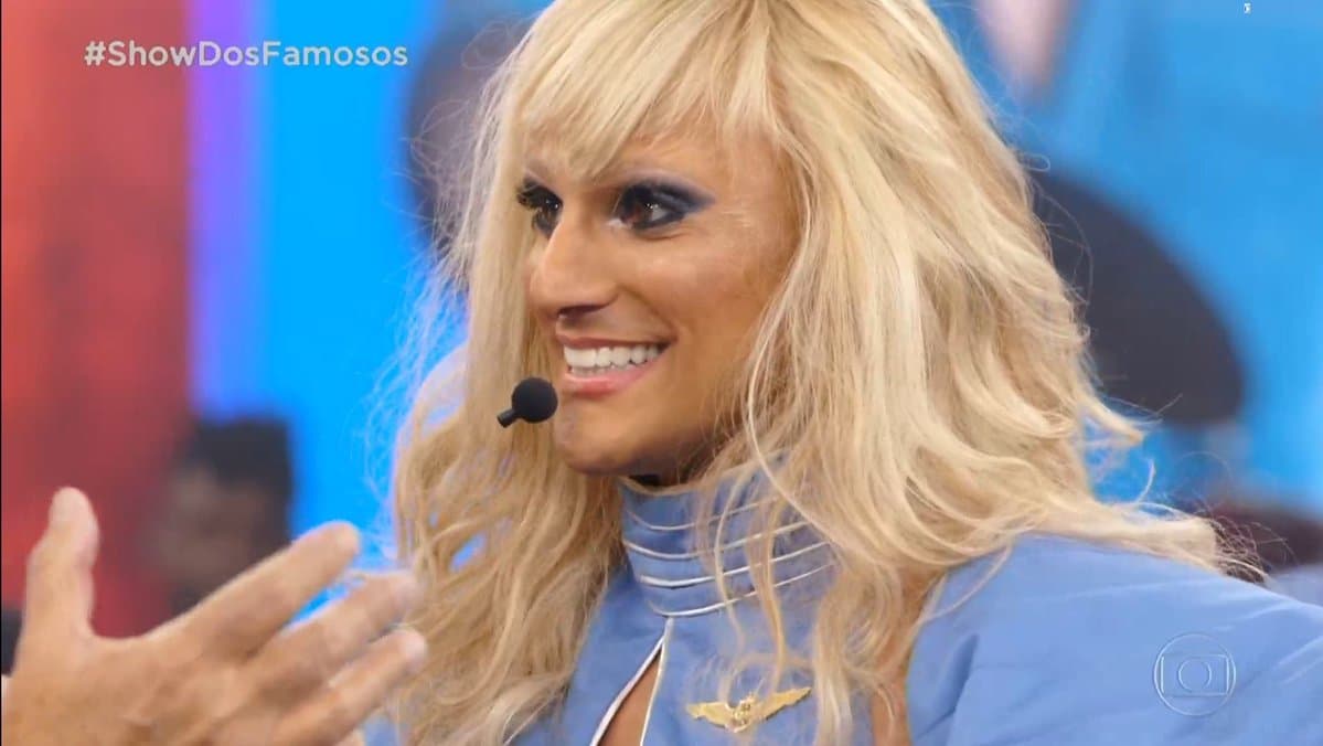 O ator Hugo Bonemer caracterizado como Britney Spears no Show dos Famosos (Foto: Reprodução) O ator Hugo Bonemer caracterizado como Britney Spears no Show dos Famosos (Foto: Reprodução)