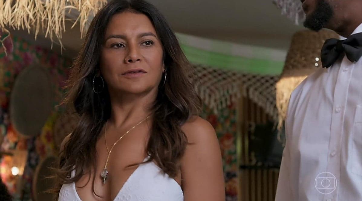 Janaína (Dira Paes) em Verão 90 (Foto: Reprodução/Globo) Janaína (Dira Paes) em Verão 90 (Foto: Reprodução/Globo)