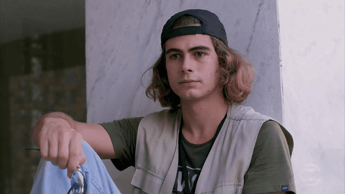 João (Rafael Vitti) é o protagonista da novela da Globo, Verão 90 João (Rafael Vitti) é o protagonista da novela da Globo, Verão 90