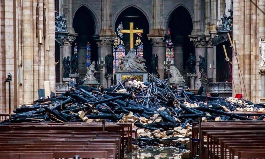 Catedral de Notre-Dame recebe doação da Disney depois de grande incêndio