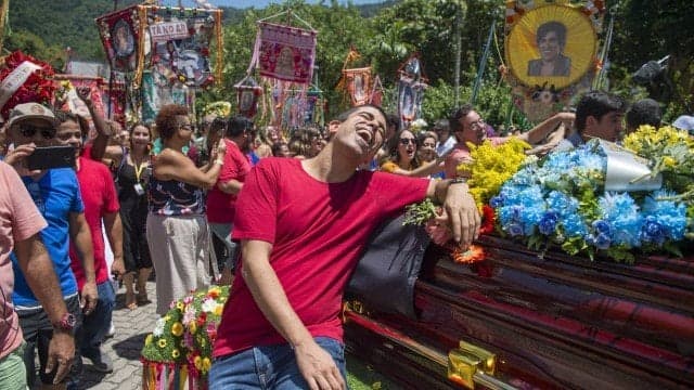Marcius Melhem no funeral do Tá no Ar (Foto: Estevam Avellar/ Globo/ Divulgação) Marcius Melhem no funeral do Tá no Ar (Foto: Estevam Avellar/ Globo/ Divulgação)
