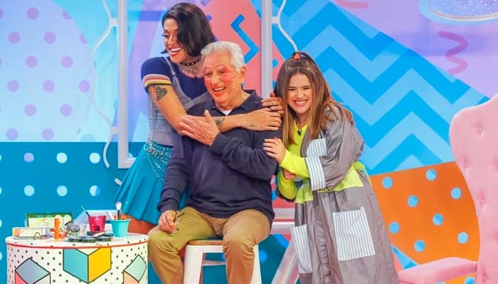 Carlos Alberto de Nóbrega com Pabllo Vittar e Maisa (Foto: Gabriel Cardoso/SBT) Carlos Alberto de Nóbrega com Pabllo Vittar e Maisa (Foto: Gabriel Cardoso/SBT)