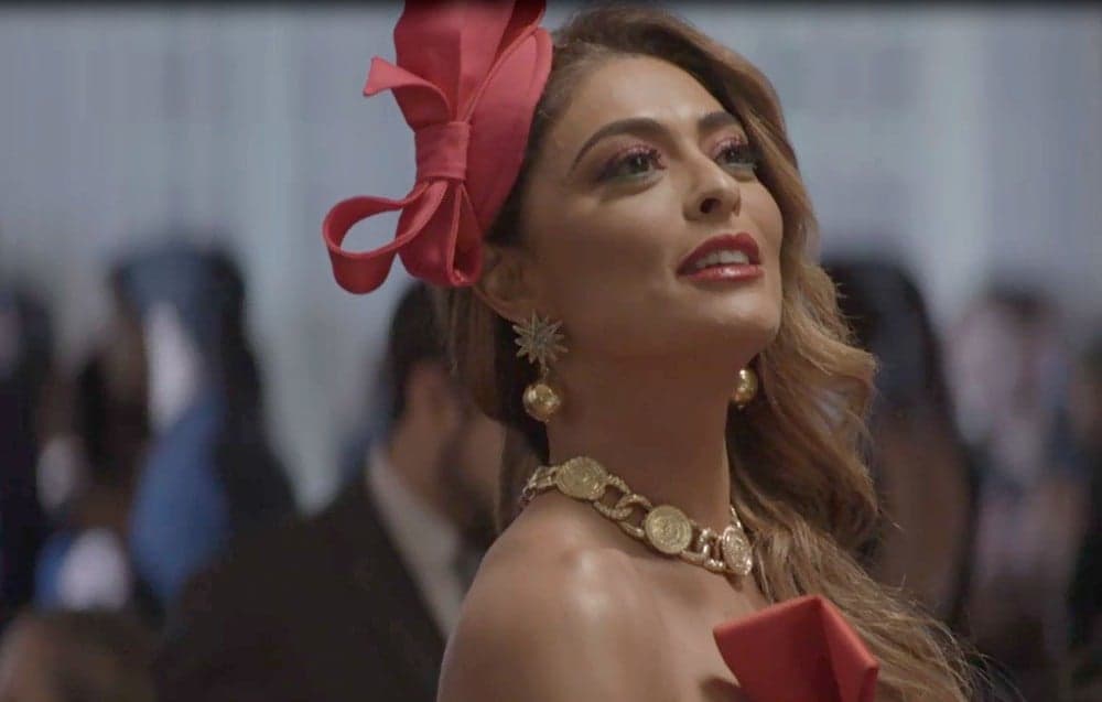 Maria da Paz (Juliana Paes) surgirá em A Dona do Pedaço com uma roupa que esbanjará extravagância na Globo Maria da Paz (Juliana Paes) surgirá em A Dona do Pedaço com uma roupa que esbanjará extravagância na Globo