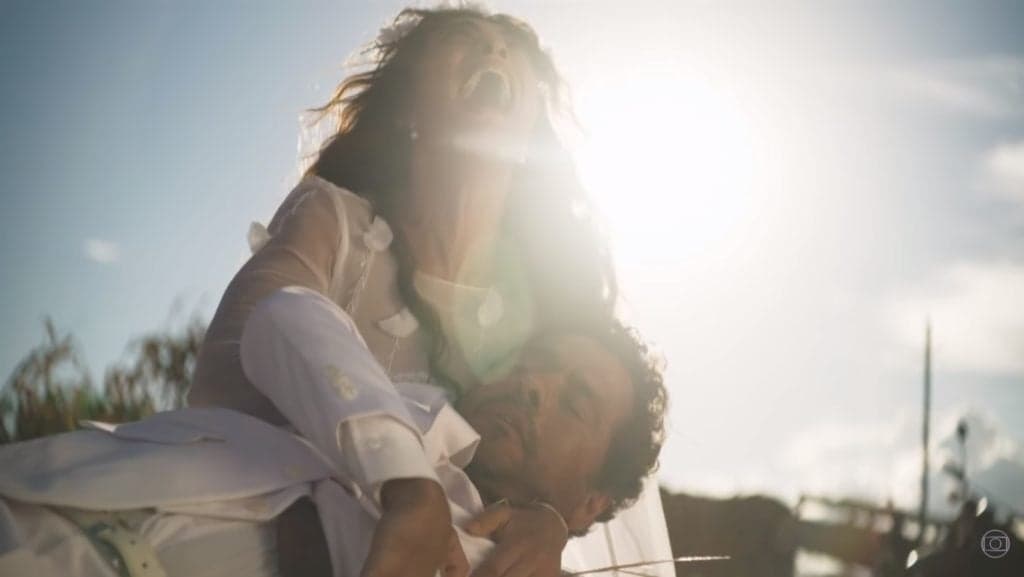 Maria da Paz (Juliana Paes) e Amadeu (Marcos Palmeira) em A Dona do Pedaço em cena da Globo Maria da Paz (Juliana Paes) e Amadeu (Marcos Palmeira) em A Dona do Pedaço em cena da Globo