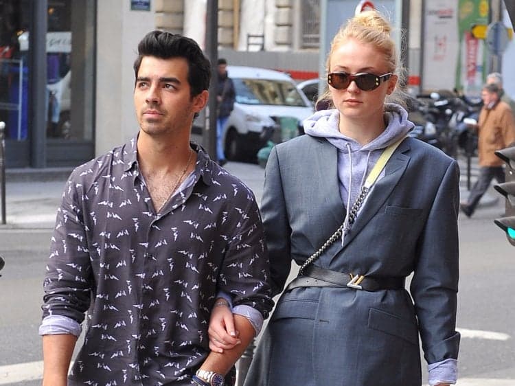 O cantor Joe Jonas e sua esposa Sophie Turner se casaram novamente em Paris (Foto: Reprodução) O cantor Joe Jonas e sua esposa Sophie Turner se casaram novamente em Paris (Foto: Reprodução)