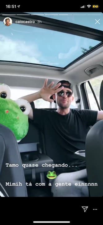 Caio Castro e seus amigos durante viagem (Imagem: Instagram) Caio Castro e seus amigos durante viagem (Imagem: Instagram)
